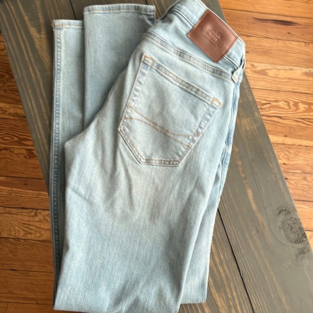 Excellent condition Hollister men’s size 29/32 Super Skinny Jeans